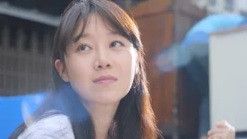 La mujer con la pulsera de germanio