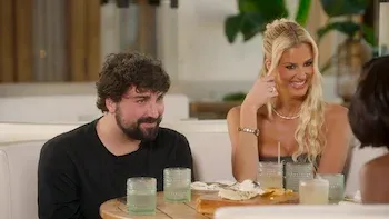 Una agente se va y otra tiene novio nuevo