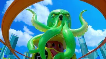 La última línea de meta / Caos monstruoso