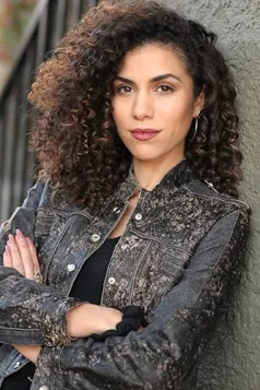 Andrea Sixtos