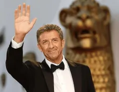Ezio Greggio