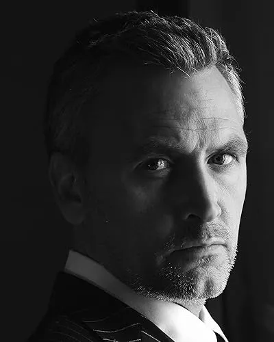 Julian Nicholson