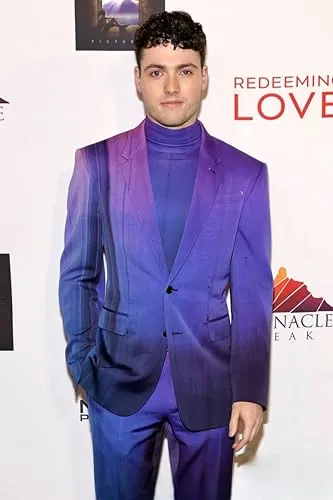 Tom Lewis