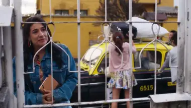 En la inauguración de la agencia está la "crema y nata" de Bogotá