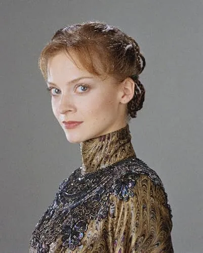 Julie Cox