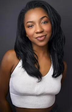 Liv Symone