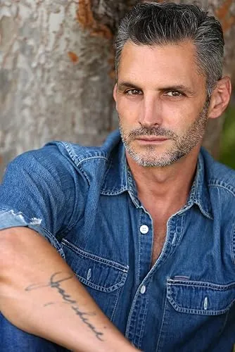 Johnny Santiago