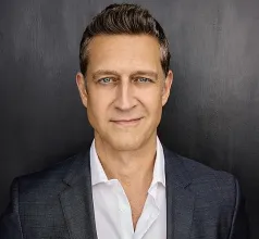 Robert Gant