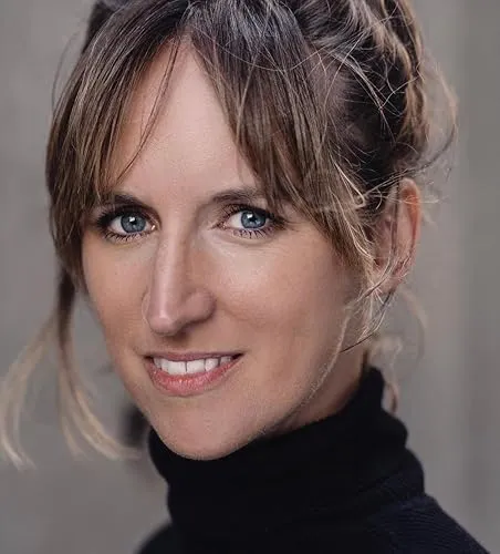 Louise Lee
