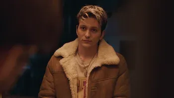 Una sombra aún más oscura