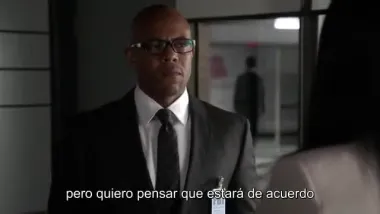 El hotel de las barras grises