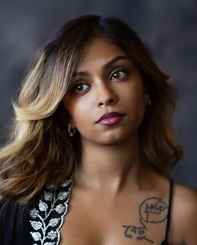 Anjini Taneja Azhar