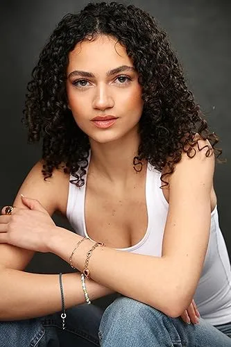 Thalia Elansari