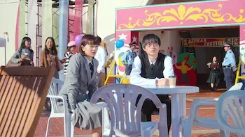 Romances en el festival escolar