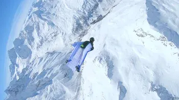 Perdido en la montaña de nieve