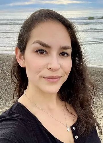 Elora Casados