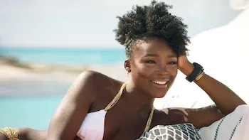 Luz verde y noches al rojo vivo