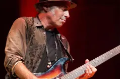 Nils Lofgren