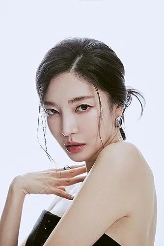 Yun Jee Kim