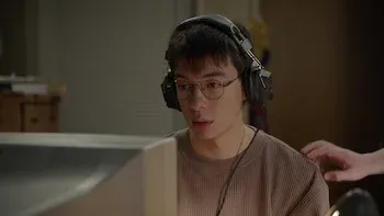 Un monstruo de Frankenstein y un loco de la iglesia